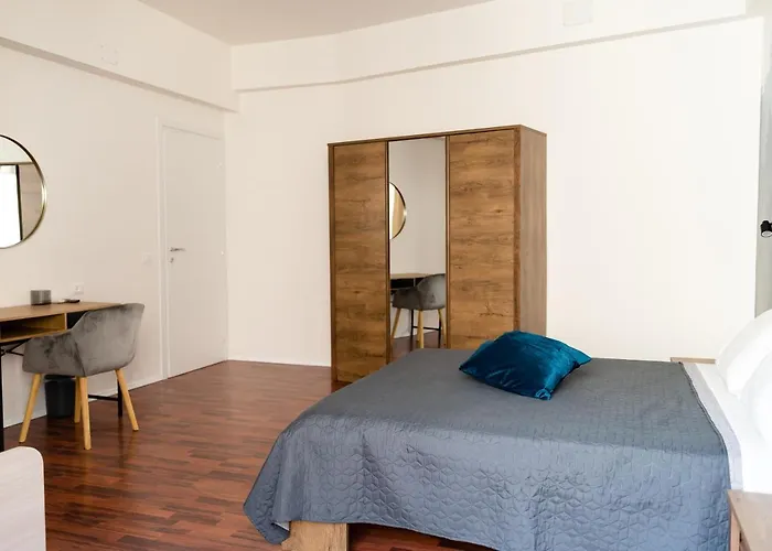 Alexander House Verona